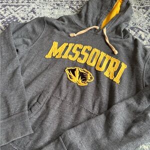 University of Missouri Tigers MIZZOU Women’s Sz Large Vintage Embroidered Hoodie